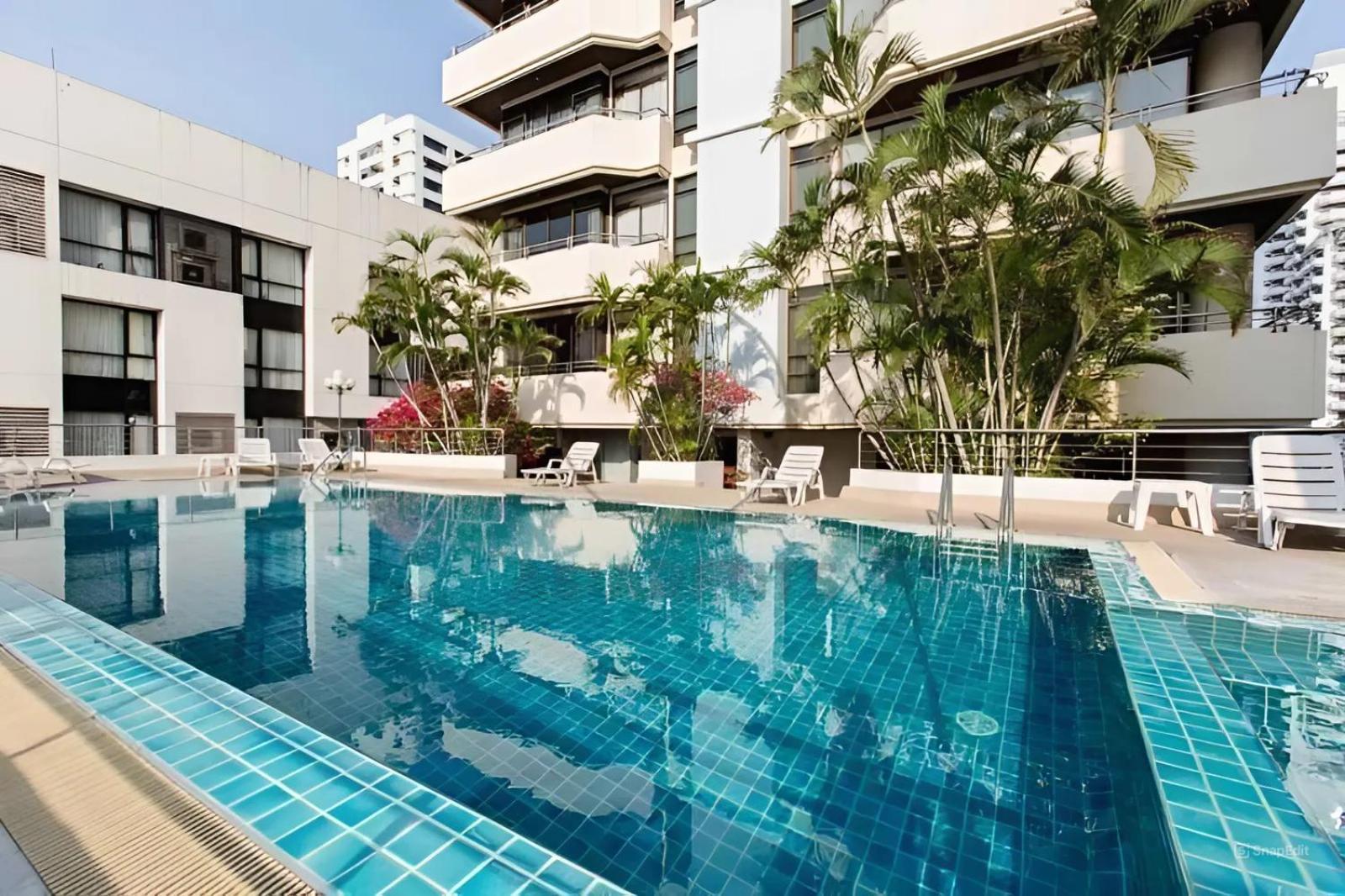 Nantiruj Tower - นันทิรุจ ทาวเวอร์ เซอร์วิสอพาร์ทเม้นท์ สุขุมวิท ซอย 8 Apartment Bangkok Exterior foto