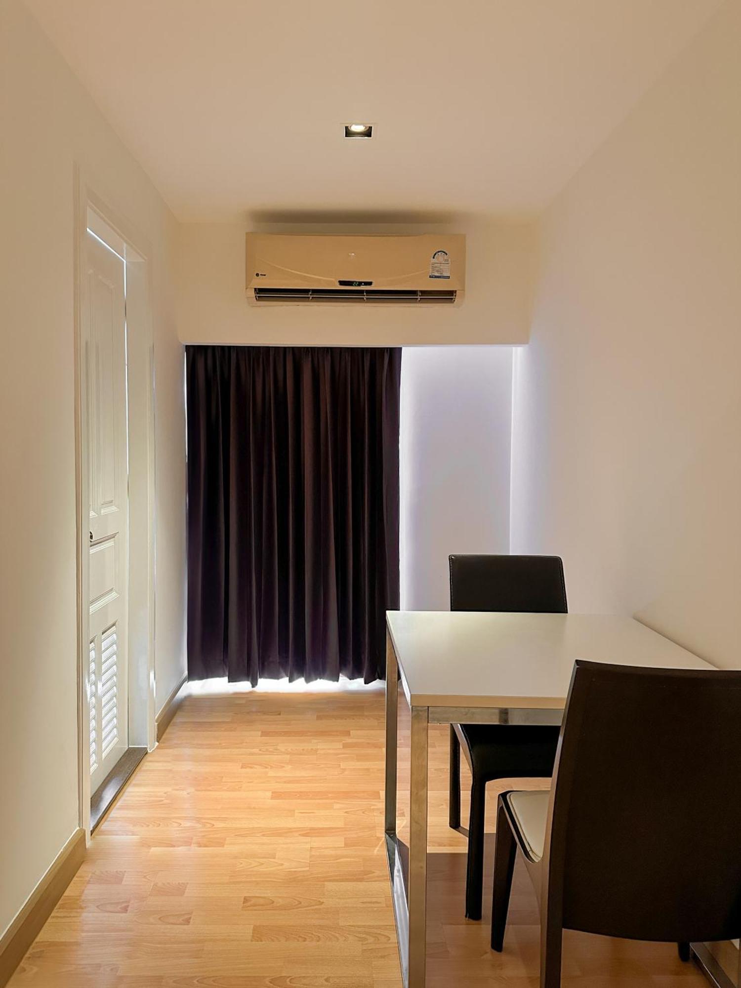 Nantiruj Tower - นันทิรุจ ทาวเวอร์ เซอร์วิสอพาร์ทเม้นท์ สุขุมวิท ซอย 8 Apartment Bangkok Exterior foto