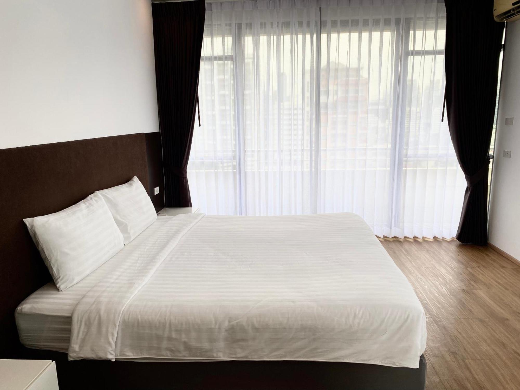 Nantiruj Tower - นันทิรุจ ทาวเวอร์ เซอร์วิสอพาร์ทเม้นท์ สุขุมวิท ซอย 8 Apartment Bangkok Exterior foto