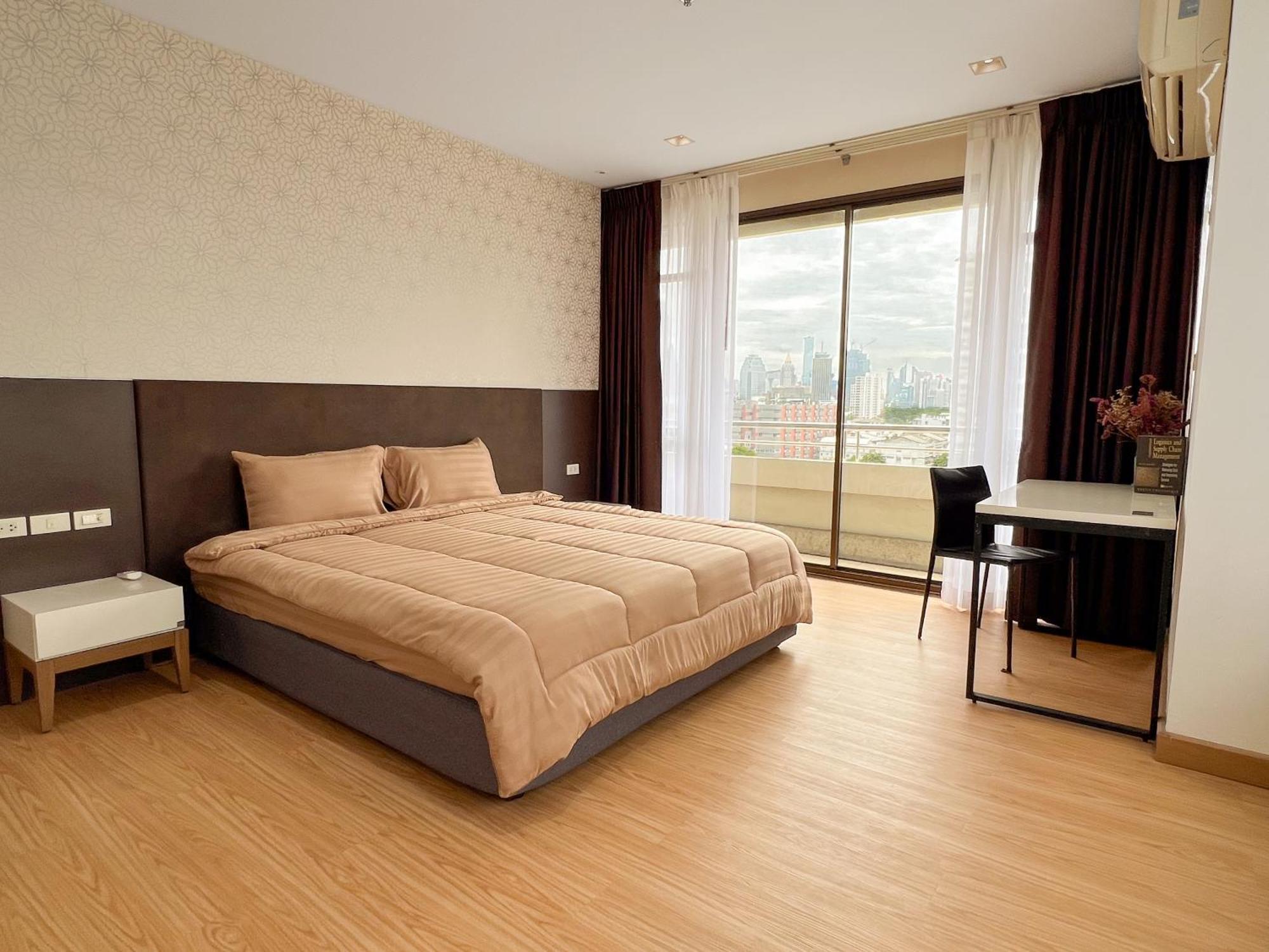 Nantiruj Tower - นันทิรุจ ทาวเวอร์ เซอร์วิสอพาร์ทเม้นท์ สุขุมวิท ซอย 8 Apartment Bangkok Exterior foto